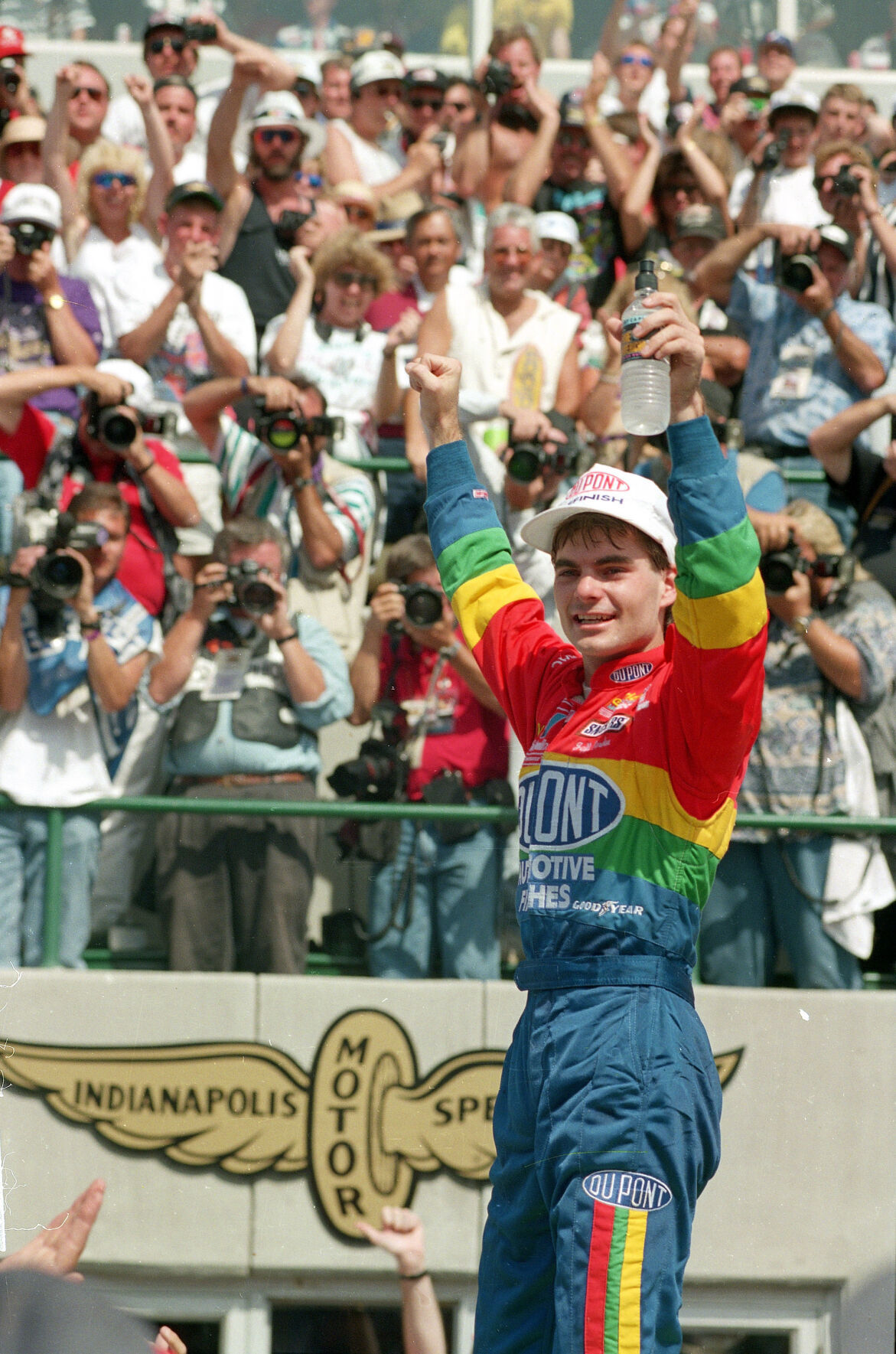 1994: Jeff Gordon wins inaugural Brickyard 400 at Indianapolis Motor Speedway